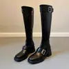Hebilla de cinturón nuevo modelo 2026, botas largas, pierna ajustada, circunferencia de caña pequeña, nuevas botas de jinete para mujer, botas de tacón grueso hasta la rodilla