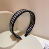 Diadema elegante de estilo británico retro de punto con borde de felpa y tablero de ajedrez en blanco y negro, con tarjeta para el cabello, diadema coreana sencilla y atmosférica.