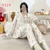 Pijama Feminino 2026 Novo Outono e Inverno Algodão Nuvem Conjunto de Roupa para Casa Desenho Animado Manga Longa Feminino Gola Lapela Outerwear