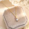 Colar com pingente de zircônia em prata de lei s925, luxo leve, para mulheres, corrente de clavícula requintada e da moda em estilo retrô, gargantilha com design de nicho