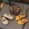 Nuevos Zapatos Mary Jane de Cuero con Puntos para Niña Colección Primavera 2026 Suela Suave Antideslizantes Zapatos de Princesa Estilo Coreano Lindos Zapatos Individuales para Bebé