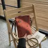 Bolso Cuadrado Pequeño con Bordado de Cuentas Único Modelo Nuevo 2025 Nuevo Estilo Chino Terciopelo Retro Versátil Bolso Cruzado de Teléfono a la Moda para Mujer