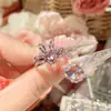 Anillo Camellia Midsummer Dream Serie Diamante Rosa para Mujer, Chapado en Oro de 18K Microincrustado Estilo Coreano Ultra Brillante Joyería de Pulsera de Lujo Ligero