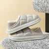 Nuevas Zapatillas de Casa de Felpa de Algodón Impermeables de Suela Gruesa para Mujer y Hombre Otoño e Invierno Ropa de Exterior Venta al por Mayor