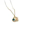 Lujoso collar de unicornio con estrella y luna, con diseño de piedra de cielo estrellado incrustada de diamantes, una pieza de nicho y de alta gama que es versátil y soñadora, perfecta como accesorio de cadena para la clavícula