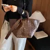 Bolso para Mujer Bolso Casual Bolso de Mano para Viajes Tejido Cubo Hombro Único Estilo Coreano Retro Nuevo Gran Capacidad Nicho 2026