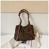 Bolso de hombro cruzado de gamuza para otoño e invierno para mujer, estilo nuevo 2025, casual y relajado, gran capacidad, bolso tote vintage para el día a día