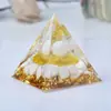 Fábrica de artesanías para decoración de escritorio de oficina en casa con grava de pirámide de cristal de resina epoxi de comercio exterior transfronterizo