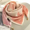 Pañuelo Cuadrado con Hebilla Magnética 65 Pañuelo Pequeño de Seda Pañuelo Pequeño para Protección de Cuello de Primavera y Otoño Pañuelo Pequeño para Mujer Sensación de Alta Gama Estilo Coreano Elegante Combinable Pañuelo de Seda para Mujer