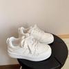 Sapatos Brancos de Sola Grossa com Aparência Alta, Respiráveis 2025 Novo Design de Nicho de Outono Tênis Esportivos Casuais de Pão para Estudantes