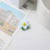 Aretes de Flor Blanca Fresca Estilo Bosque Diseñados por Uno Mismo Aretes Simples de Niña de las Flores Accesorios para el Cabello de Resina Girasol