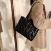 Bolso de hombro elegante versátil de gran capacidad para mujer 2021 nuevo de moda otoño e invierno, bolso tote portátil de moda Net red