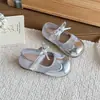 Nuevas Sandalias de Malla con Lazo para Niñas Cubre-Cabeza Primavera/Verano 2026 Zapatos de Bebé de Cuero Suave de Suela Blanda Zapatos Elegantes de Princesa