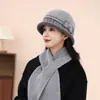 Sombrero de Moda Elegante de Invierno para Mamá con Patrón de Mariposa, Gorro de Punto Color Block, Engrosado para Calidez e Impermeable al Viento, Sombrero de Cuenca de Abuela