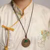Colgante de Madera de Águila Wushi Pai Jade Auspicioso Ruyi Incrustado Exquisitamente Tallado Año Zodiacal Juguetes Culturales Adorno de Colgante de Madera de Águila Modelo de Venta al por Mayor
