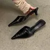 Sandalias de Punta Fina de Tacón Bajo Cerradas sin Cierre Estilo Coreano Exquisitas para Mujer 2026 Elegantes de Moda Verano Nuevo Estilo Elegantes Versátiles Chanclas de Tacón Alto