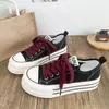 2026 Verão Respirável Sola Grossa Nicho Versátil Alto Valor Para Ir ao Trabalho Estilo Hong Kong Retrô Casual Lona Roupa Externa Sapatos Femininos