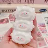 Libro Rojo Pequeño Pollo Juguete de Apretar Rebote Lento Suave Lindo Juguete para Apretar Alivio del Estrés Juguete Creativo Mini de Apretar