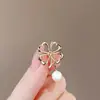 Broche Borboleta de Metal, Acessório de Nicho de Luxo de Alta Qualidade, Corsage Retro Fashionável, Alfinete de Roupa, Joia Anti-Exposição