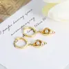 Brincos de Orelha de Pérola e Concha Europeus e Americanos AliExpress Ins de Alta Qualidade Luxo Leve Elegantes Para Todas as Ocasiões Moda Nicho Para Cartilagem da Orelha