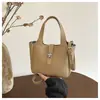 Bolso de Mano Estilo Cesta de Cuero Suave con Patrón de Lichi, Nuevo Modelo de Moda de Nicho con un Toque de Lujo, Bolso Cruzado y de Hombro Casual para Mujer
