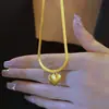 Collar de Cadena de Hoja Plana de Acero de Titanio para Mujer Colgante en Forma de Corazón Simple Elegante Superficie Fotosensible de Gama Alta Cadena para Clavícula de Amor