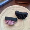 Falda plisada de estilo coreano Pinza para el pelo fruncida Pinza de resorte Diseño de color sólido Sentido del diseño Alto sentido Accesorios para el cabello de nicho Accesorios para el cabello Pinza para el cabello