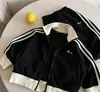 Conjunto de Ropa de Primavera para Niños 2026 Nuevo Modelo para Niños de Edad Media, Chaqueta Deportiva Holgada de Primavera y Otoño con Cuello Alto