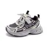 Sapatos Infantis 2026 Primavera Novo Estilo Tênis Pai Superfície de Couro Respirável Meninas Casuais Meninos Tênis Esportivo Corrida Tênis Pai