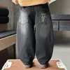 Calça Jeans Curva de Outono para Meninos 2026 Novo Estilo Lindo Menino Pequeno Bebê Calça Longa Tendência Cool Moda Calças Infantis