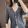 Nuevo estilo de verano cárdigan de punto de algodón puro con rayas verticales, mangas tres cuartos, chaqueta de color liso con cuello en V estilo coreano, top hueco de color liso para mujer