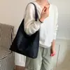 Bolso tote casual retro de alta gama para mujer, nuevo de verano 2026, versátil, esmerilado, gran capacidad, de hombro cruzado