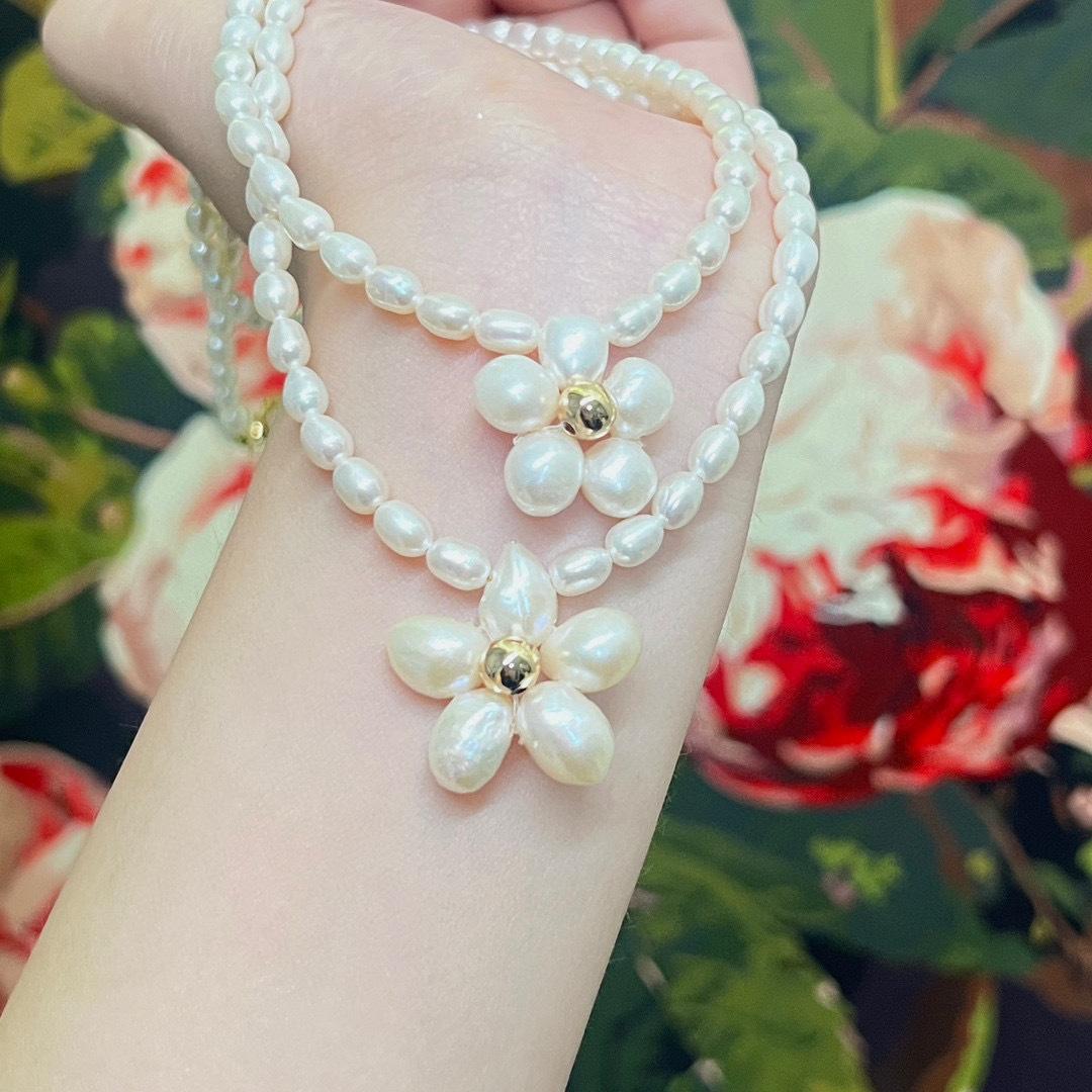 天然淡水巴洛克珍珠项链女简约轻奢高级感花朵吊坠锁骨