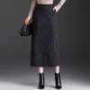 Elegante falda midi de cuadros con abertura, diseñada para acentuar las caderas, nueva colección otoño 2026 para mujer, de cintura alta, elegante y de corte recto