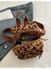 Mochila feminina com estampa de leopardo retrô popular deste ano, nova moda 2025, mochila feminina de alta qualidade, bolsa de viagem casual