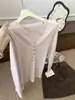 Nova chegada em 18/08 às 00:00: Blusa de tricô com botões e gola semiaberta estilo coreano