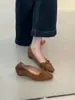 Zapatos Pequeños para Viajar Otoño Boca Baja Zapatos de Una Sola Pieza Mujer Estilo Retro Francés Versátil Aumento Interno de Altura Punta Cuadrada Slip-on Suela Suave 2026