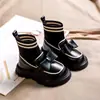 Botas Meia-Calça para Meninas 2025 Novas Outono e Inverno Botas Martin para Crianças com Laço, Botas de Couro Estilosas de Princesa, Botas Curtas Forradas com Lã para Meninas