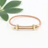 Pulsera de Alambre de Acero con Hebilla de Figura de Ocho Color Dorado Ajustable, Hilo Rojo Puede Ser Ensartado con Cuentas de la Fortuna, Pulsera DIY de Cuentas Versátil al por Mayor