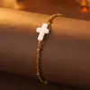 Pulseira de cruz em aço inoxidável 316 com banho de ouro 18k, estilo europeu e americano, design minimalista, acessório casual feminino, revestimento PVD, à prova d'água, com detalhes em madrepérola natural