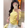 Blusa de Tricô Amarelo Frango Ombro a Ombro Manga Curta para Mulheres, Camiseta Estilosa Juvenil Slim-Fit de Verão