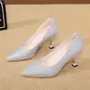 Zapatos de tacón alto plateados para mujer, tacón gatito modelo nuevo 2026, tacón medio, estilo francés, tacón de aguja con pedrería 5cm, lentejuelas sexys, zapatos de mujer de 7cm