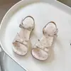 Sandálias Frescas Verão Verde Chinelos Sapatos Femininos 2025 Primavera/Verão Combinam com Saias Laço Chinelos Sandálias