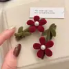 Presilha de Cabelo Bico de Pato Vermelha com Estampa Floral Aveludada para Mulheres, Novo Estilo 2026, Presilha Lateral, Presilha de Franja de Alta Qualidade, Acessório de Cabelo Outono e Inverno