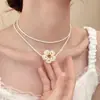 Uma Flor de Camélia! Colar Artesanal de Contas de Arroz Estilo Francês para Mulheres, Luxo Leve e Sensação de Alta Qualidade, Brincos Florais, Acessórios Modernos e Exquisitos