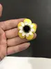 Gran Inventario de Flores de Camelia de Alta Gama, Flores Pequeñas Fragantes, Accesorios, Flores para Bolsos, Flores para Zapatos, Boutonnières y Broches Versátiles