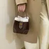 Bolsa Saco Retrô Transfronteiriça Feminina 2026 Nova Textura de Pelúcia de Inverno Bolsa de Mão Versátil Bolsa Transversal Meilade
