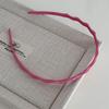 Diadema sencilla de color caramelo con tiras finas y onduladas para niña, ideal para salir, lavarse la cara, maquillarse y usar como tarjeta de presión para el cabello.