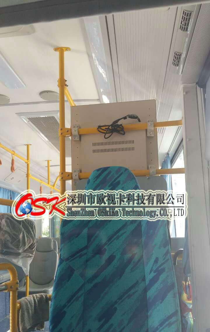 32寸竖立分屏车载广告机 背面图