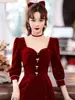 Vestido de Brindis de Novia 2026 Nuevo Estilo Vestido de Compromiso para Figuras Pequeñas, Terciopelo de Otoño Vestido de Regreso a Casa de Alta Gama Adecuado para Uso Diario